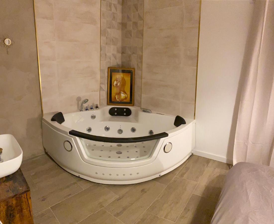 Maevana Poussan Εξωτερικό φωτογραφία